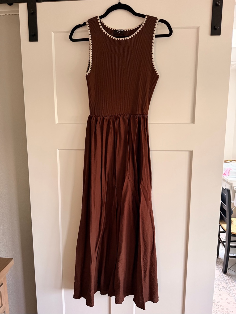 Sleeveless Rust Brown Midi Dress with White Trim size M - Picture 3 of 9